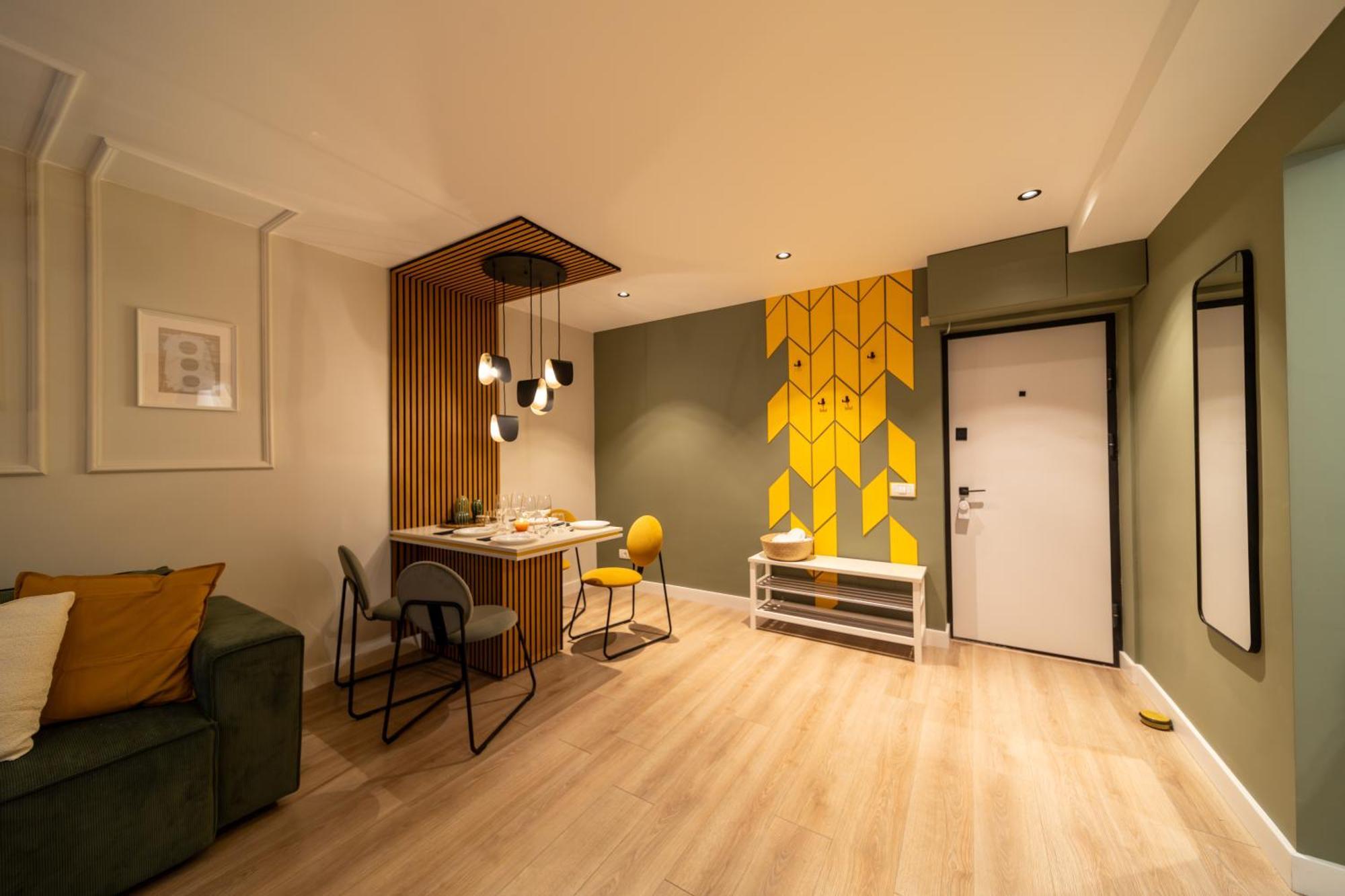 Appartement Bumblebee With Cozy Balcony Near Victoriei Avenue *